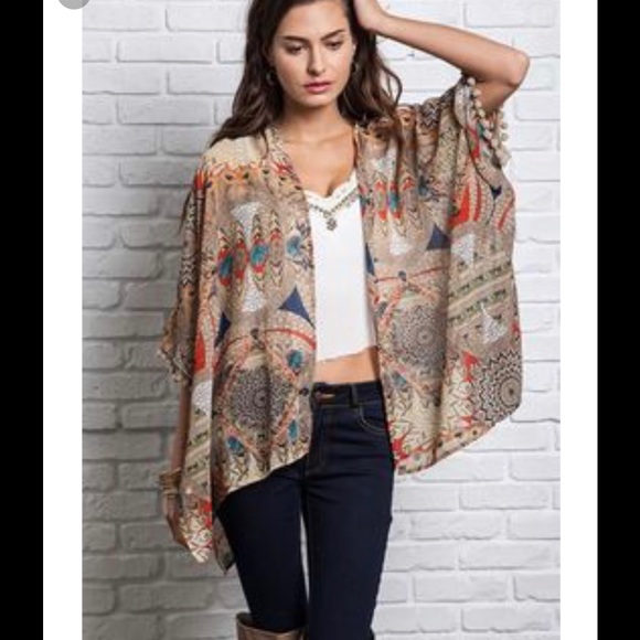 NWOT Live4Truth beautiful pattern short kimono - Picture 8 of 8